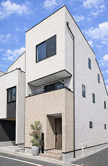 １５坪の施工例：北区王子に建つ、ルーフバルコニーで開放的な暮らしが叶う３階建て住宅。