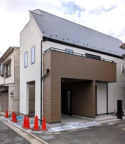 ２５坪の施工例：足立区西保木間の閑静な住宅に建つ木造３階建て都市型住宅。