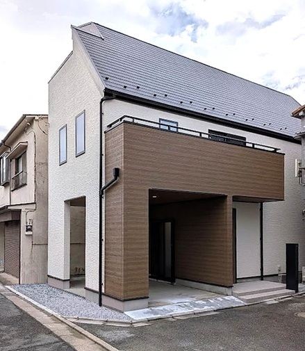 ２５坪の施工例：足立区西保木間の閑静な住宅に建つ木造３階建て都市型住宅。