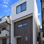 １６坪の施工例：墨田区押上の狭小敷地に建つ、レトロ感覚を楽しむ３階建て住宅。